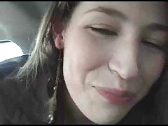 Bonita esposa milf morena con enormes labios vaginales se mete los dedos las mejores mamadas del mundo en ambos agujeros, maldita sea