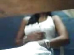 Latina sucia en la hombres chupando tetas webcam