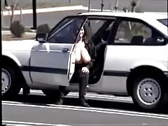 Nena de ébano con gran culo chupada de senos tiene sexo