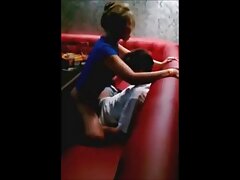 Juegos sexuales de pareja calientes antes de la cámara mamadas de panochas en casa