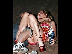Divirtiéndose con una le chupa la polla amiga caliente mientras su marido no está en casa