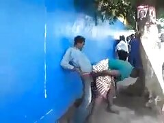 Fisting su apretado agujero profundo hombres chupando tetas