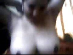 Chica de cabello azul tiene sexo chupada xxx junto a la ventana