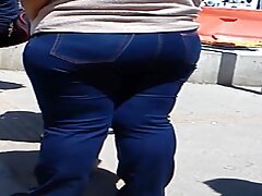 Bonitas tetas rebotando grandes mamadas durante una paja