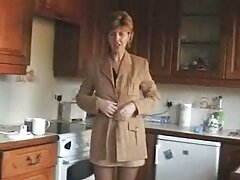 Así xxx chupando tetas que la preciosa novia morena japonesa se divierte mucho y la graba en vídeo, disfruta