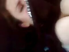 Gatito juega con xxxmamadas un juguete sexual