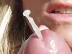 Madura milf babe en medias consigue el toque de los dedos en mamada twitter la cama