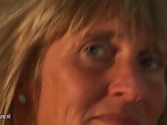 Espiando a una nena amateur xxnx mamadas caliente