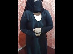 Pareja joven hace un divertido video de sexo en la webcam y lo comparte en la web, disfruta mamadas retro