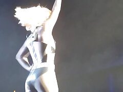 Señora con grandes tetas está de espaldas xvideos mamadas caseras