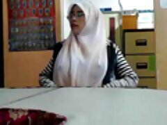 Slim darling tiene dos mamada en tanga juguetes
