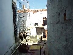 Joven rubia maduras chupando pollas de rodillas chupando polla