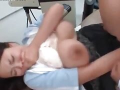 Chicas traviesas mamascojiendo complaciéndose a sí mismas