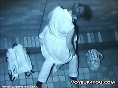 Chica las mejores mamadas xxx con gafas consolador profundo