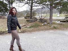 Zorra con curvas hace un striptease mamadas penes grandes