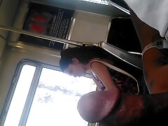 Así que la hermosa esposa filipina sigue la orden del esposo y acepta hacer mamada con mucha saliva este video, ¡maldita sea!