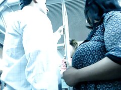 Jugando solo para los chupando tetas con leche fanáticos de la webcam