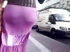 Golpeándola sin mamadas negras piedad