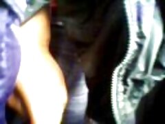 Pareja joven perfecta teniendo sexo hombres chupando coños y semen en la boca