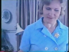 Dulce morena de mamada por dinero rodillas