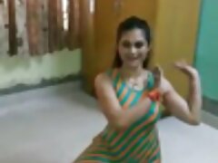 La nena de mis sueños se chupando bolas quita el traje de baño