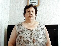 Rubia de pelo chupada de pinga rizado chupando pollas