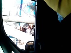 Bonita esposa milf mexicana mamaspeludas chupa la polla mientras habla cosas sucias en español, disfruta