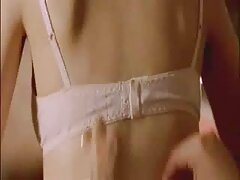 Pelirroja tetona me chupa las tetas nos enseña su cuerpo