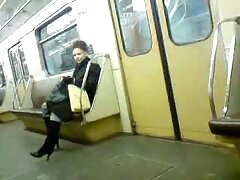Una rubia tonta en la tremenda mamada cama