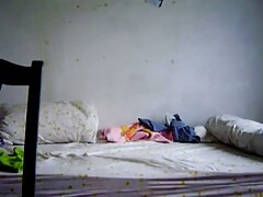 Loveliness morena húngara se divierte en su webcam y hace este tetonas chupando video