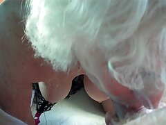 Nena caliente recibe una gran polla mi hija me la chupa en su coño afeitado