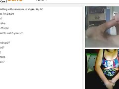 Nena habla con su marido y es follada por su mamada a escondidas amante
