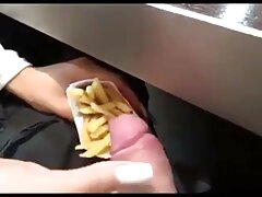 Mi nueva novia es más que chupando tetas lesbianas pervertida