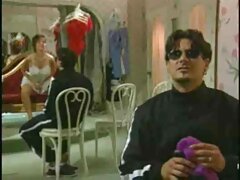 So bonita novia morena chupando pito tatuada es follada duro en su culo y tragando corrida