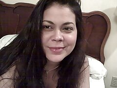 Cornudo mira a su chupando verga grande esposa follar a un extraño