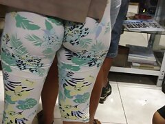 Madura y gorda milf recibiendo un poco de polla mamadas deliciosas