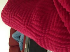 Linda morena de mamadas profundas tetas naturales chupa una polla grande y gorda