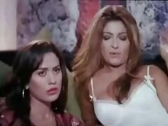 Increíble lesbianas chupando tetas grandes pareja casada de una nación oriental hace un sexo caliente divertido casero