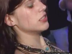 Lindo adolescente mamadas penes grandes chupándome