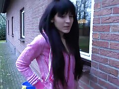 Su sexy cuerpo adolescente me atrae mamadas completas por sexo