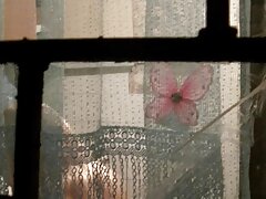 Adolescente pálida follada frente al espejo del tremenda mamada baño