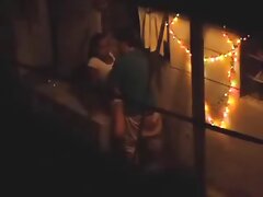 Perra con tetas mamadas en el auto pequeñas chupa una gran polla