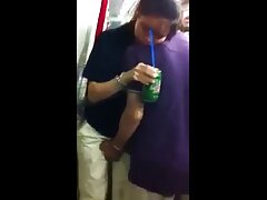 Linda rubia es follada frente a la cámara con mamada en el cine su novio